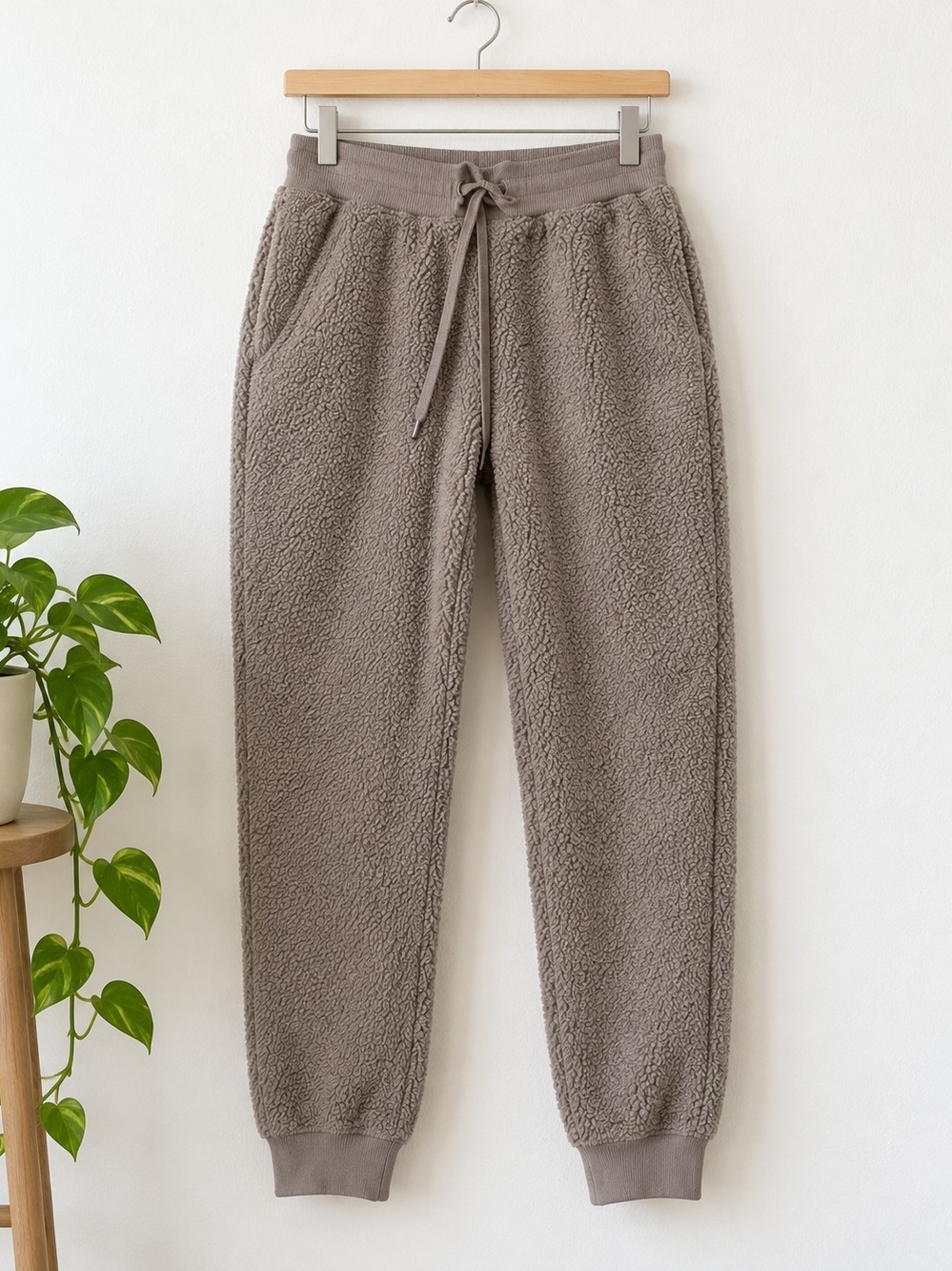 Uniqlo Sherpa Fleece Joggers - Taupe